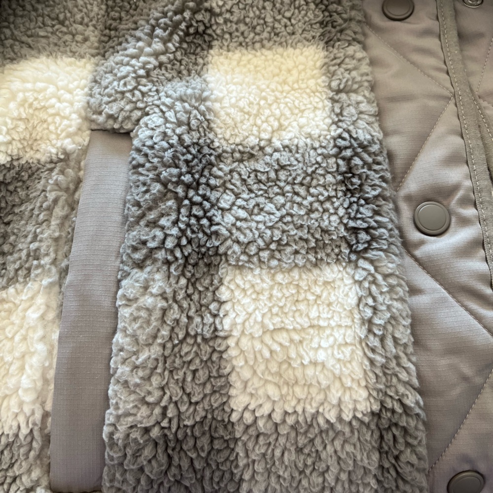 Euc Button Up Sherpa - image 5